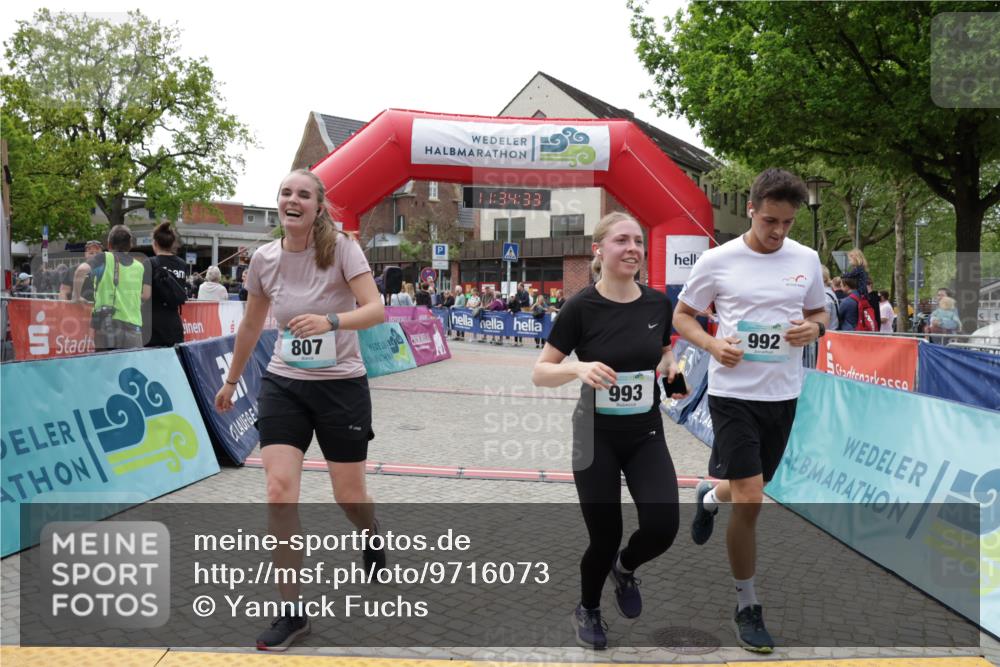 10.05.2026 - 8. Wedeler Halbmarathon Yannick Fuchs http://msf.ph/oto/9716073 10.05.2026 11:34:32 Ziel 534, 807, 992, 993, 2162 meine-sportfotos.de
