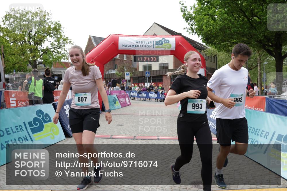 10.05.2026 - 8. Wedeler Halbmarathon Yannick Fuchs http://msf.ph/oto/9716074 10.05.2026 11:34:32 Ziel 534, 807, 992, 993, 2162 meine-sportfotos.de