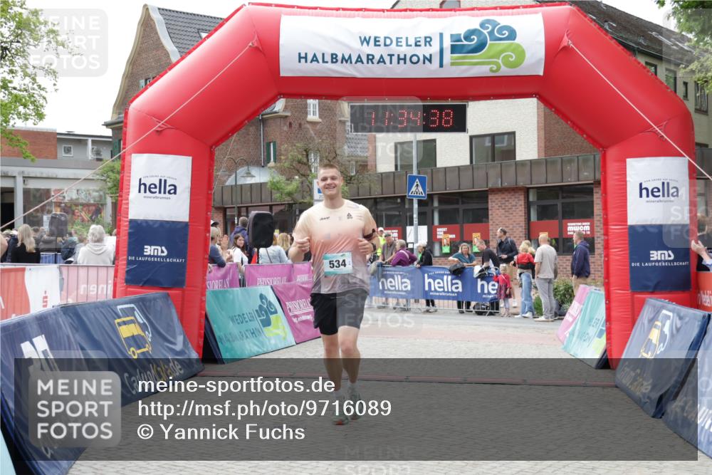 10.05.2026 - 8. Wedeler Halbmarathon Yannick Fuchs http://msf.ph/oto/9716089 10.05.2026 11:34:36 Ziel 534 meine-sportfotos.de