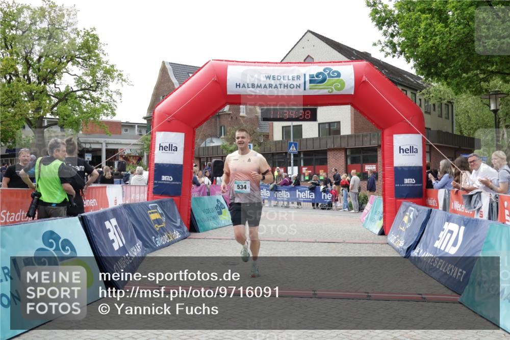 10.05.2026 - 8. Wedeler Halbmarathon Yannick Fuchs http://msf.ph/oto/9716091 10.05.2026 11:34:36 Ziel 534 meine-sportfotos.de