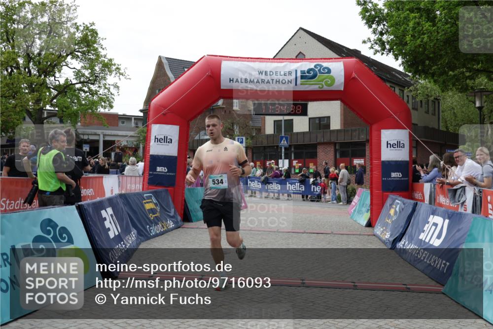 10.05.2026 - 8. Wedeler Halbmarathon Yannick Fuchs http://msf.ph/oto/9716093 10.05.2026 11:34:37 Ziel 534 meine-sportfotos.de