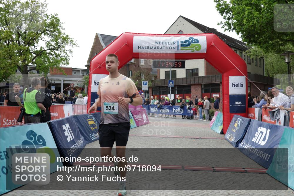 10.05.2026 - 8. Wedeler Halbmarathon Yannick Fuchs http://msf.ph/oto/9716094 10.05.2026 11:34:37 Ziel 534 meine-sportfotos.de