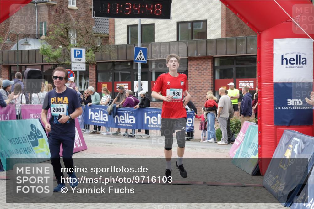 10.05.2026 - 8. Wedeler Halbmarathon Yannick Fuchs http://msf.ph/oto/9716103 10.05.2026 11:34:46 Ziel 930, 2060 meine-sportfotos.de