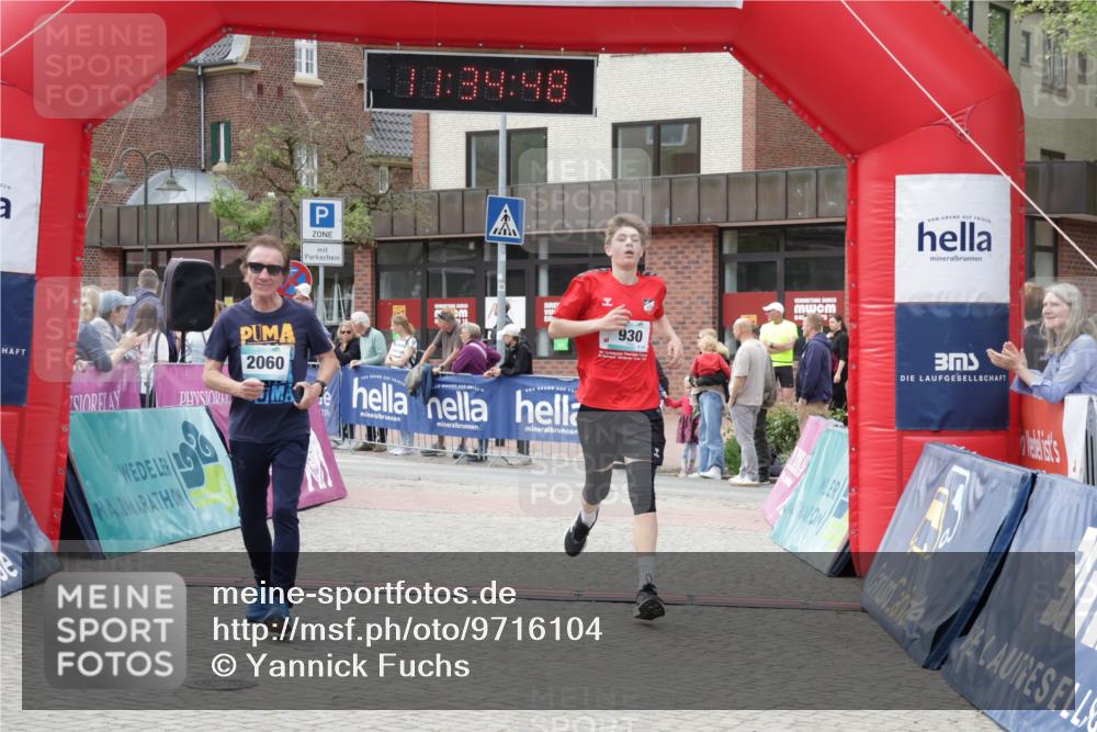 10.05.2026 - 8. Wedeler Halbmarathon Yannick Fuchs http://msf.ph/oto/9716104 10.05.2026 11:34:46 Ziel 930, 2060 meine-sportfotos.de