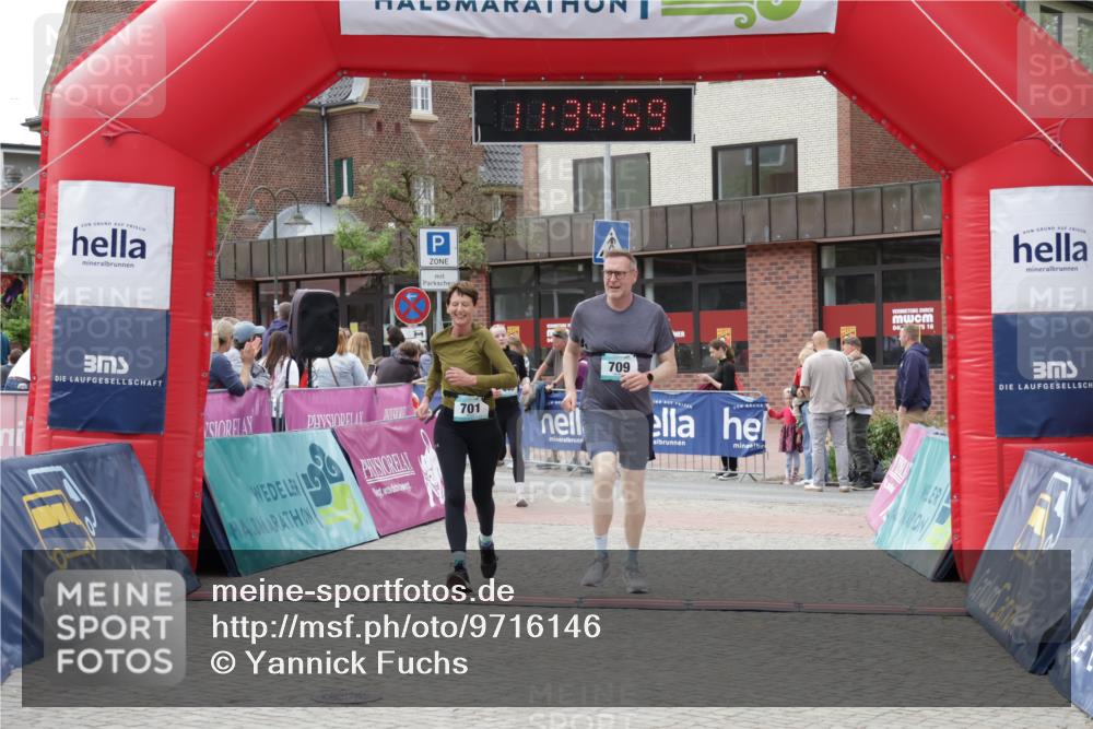 10.05.2026 - 8. Wedeler Halbmarathon Yannick Fuchs http://msf.ph/oto/9716146 10.05.2026 11:34:57 Ziel 440, 673, 701, 709, 814, 2065, 2098 meine-sportfotos.de