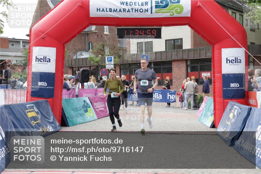 10.05.2026 - 8. Wedeler Halbmarathon Yannick Fuchs http://msf.ph/oto/9716147 10.05.2026 11:34:57 Ziel 440, 673, 701, 709, 814, 2065, 2098 meine-sportfotos.de