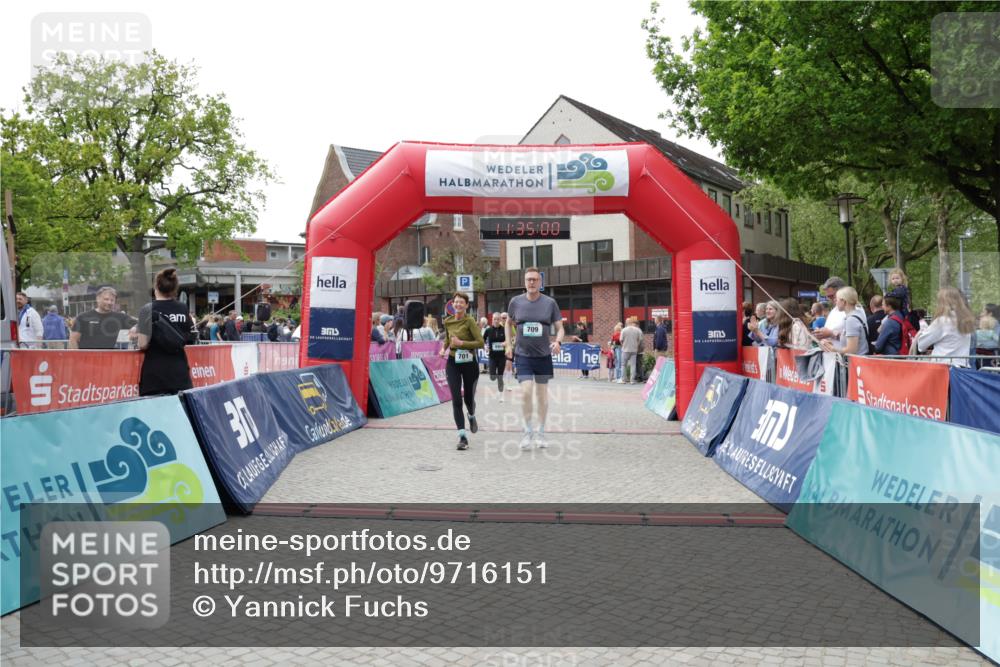 10.05.2026 - 8. Wedeler Halbmarathon Yannick Fuchs http://msf.ph/oto/9716151 10.05.2026 11:34:58 Ziel 440, 673, 701, 709, 814 meine-sportfotos.de