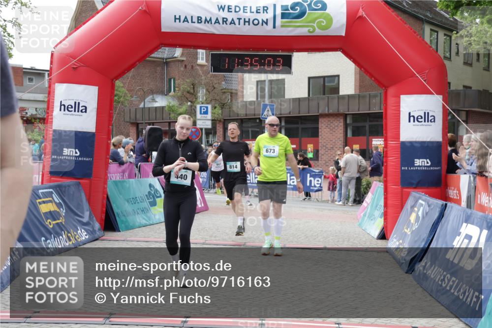 10.05.2026 - 8. Wedeler Halbmarathon Yannick Fuchs http://msf.ph/oto/9716163 10.05.2026 11:35:01 Ziel 414, 440, 673, 701, 709, 814, 846, 847 meine-sportfotos.de