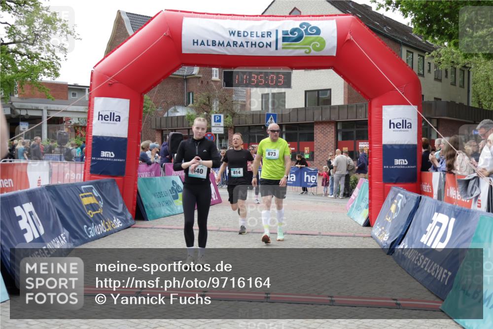 10.05.2026 - 8. Wedeler Halbmarathon Yannick Fuchs http://msf.ph/oto/9716164 10.05.2026 11:35:01 Ziel 414, 440, 673, 701, 709, 814, 846, 847 meine-sportfotos.de