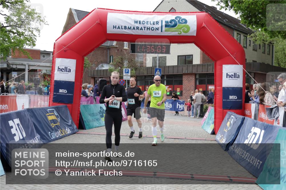 10.05.2026 - 8. Wedeler Halbmarathon Yannick Fuchs http://msf.ph/oto/9716165 10.05.2026 11:35:02 Ziel 414, 440, 673, 701, 709, 814, 846, 847 meine-sportfotos.de