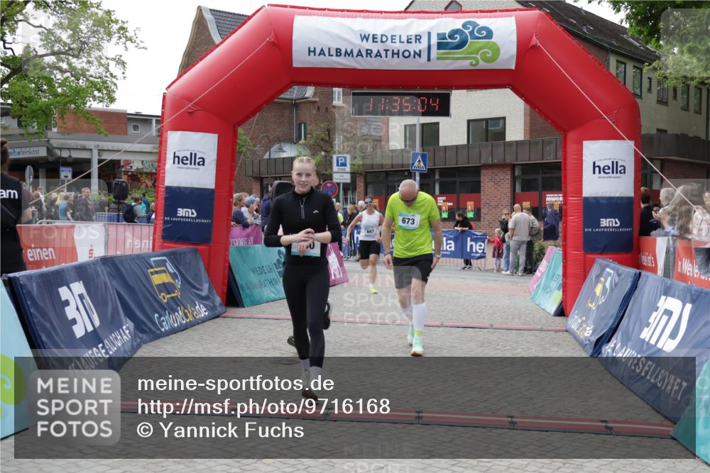 10.05.2026 - 8. Wedeler Halbmarathon Yannick Fuchs http://msf.ph/oto/9716168 10.05.2026 11:35:02 Ziel 414, 440, 673, 701, 709, 814, 846, 847 meine-sportfotos.de