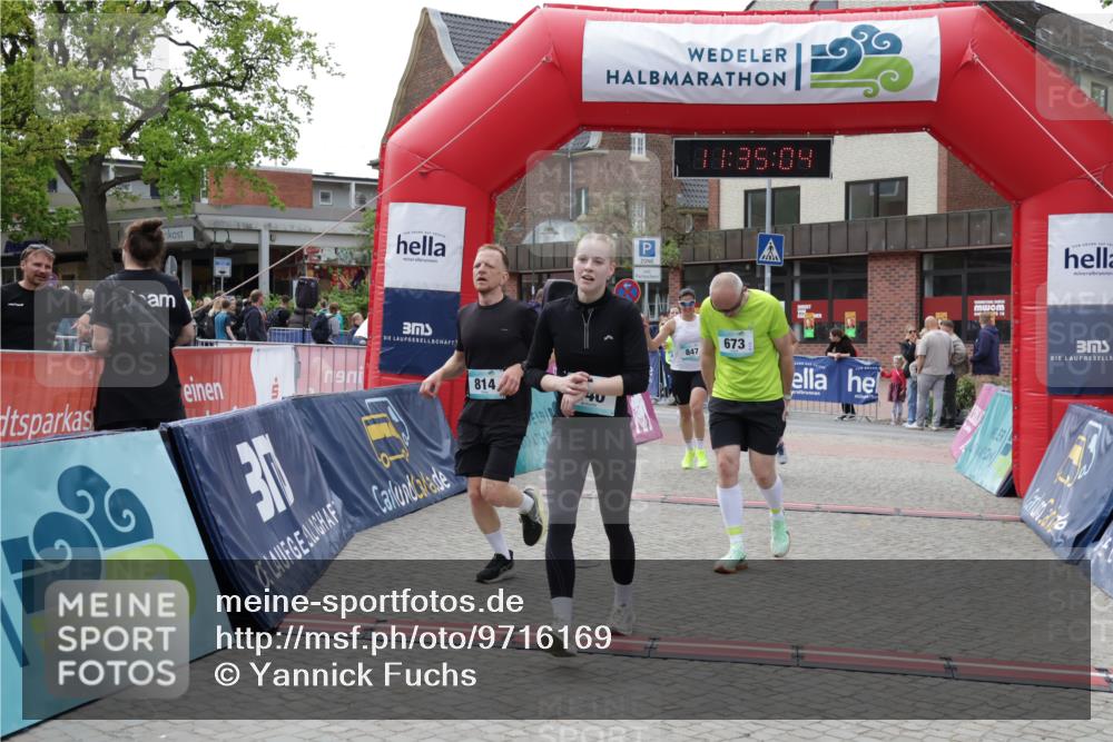 10.05.2026 - 8. Wedeler Halbmarathon Yannick Fuchs http://msf.ph/oto/9716169 10.05.2026 11:35:02 Ziel 414, 440, 673, 701, 709, 814, 846, 847 meine-sportfotos.de