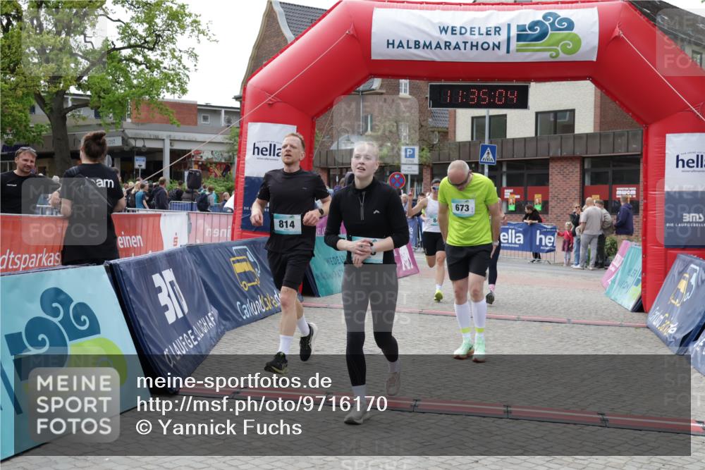 10.05.2026 - 8. Wedeler Halbmarathon Yannick Fuchs http://msf.ph/oto/9716170 10.05.2026 11:35:03 Ziel 414, 440, 673, 701, 709, 814, 846, 847 meine-sportfotos.de