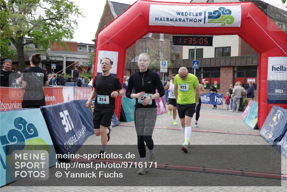 10.05.2026 - 8. Wedeler Halbmarathon Yannick Fuchs http://msf.ph/oto/9716171 10.05.2026 11:35:03 Ziel 414, 440, 673, 701, 709, 814, 846, 847 meine-sportfotos.de