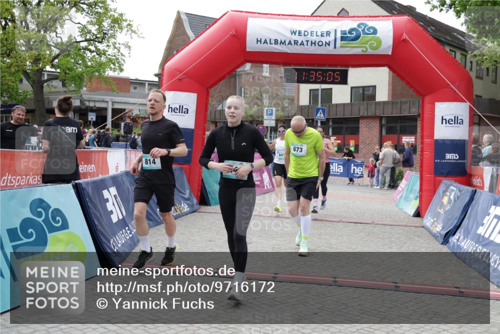 10.05.2026 - 8. Wedeler Halbmarathon Yannick Fuchs http://msf.ph/oto/9716172 10.05.2026 11:35:03 Ziel 414, 440, 673, 701, 709, 814, 846, 847 meine-sportfotos.de