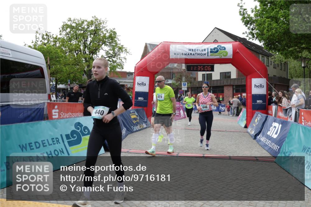 10.05.2026 - 8. Wedeler Halbmarathon Yannick Fuchs http://msf.ph/oto/9716181 10.05.2026 11:35:04 Ziel 414, 440, 673, 814, 846, 847 meine-sportfotos.de