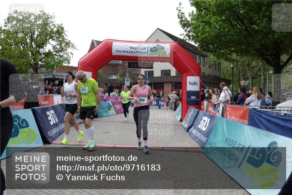 10.05.2026 - 8. Wedeler Halbmarathon Yannick Fuchs http://msf.ph/oto/9716183 10.05.2026 11:35:05 Ziel 414, 440, 673, 814, 846, 847 meine-sportfotos.de