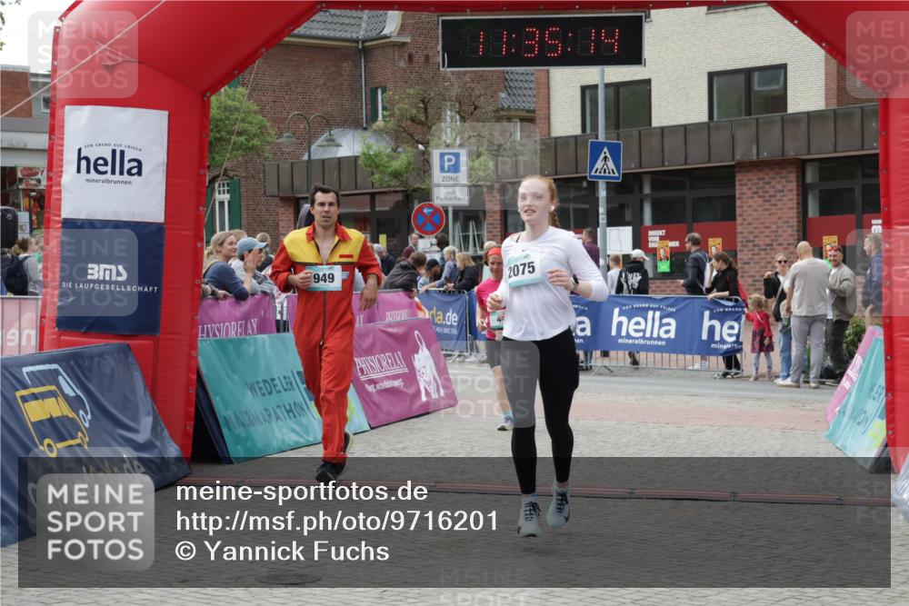 10.05.2026 - 8. Wedeler Halbmarathon Yannick Fuchs http://msf.ph/oto/9716201 10.05.2026 11:35:12 Ziel 44, 949, 2075 meine-sportfotos.de