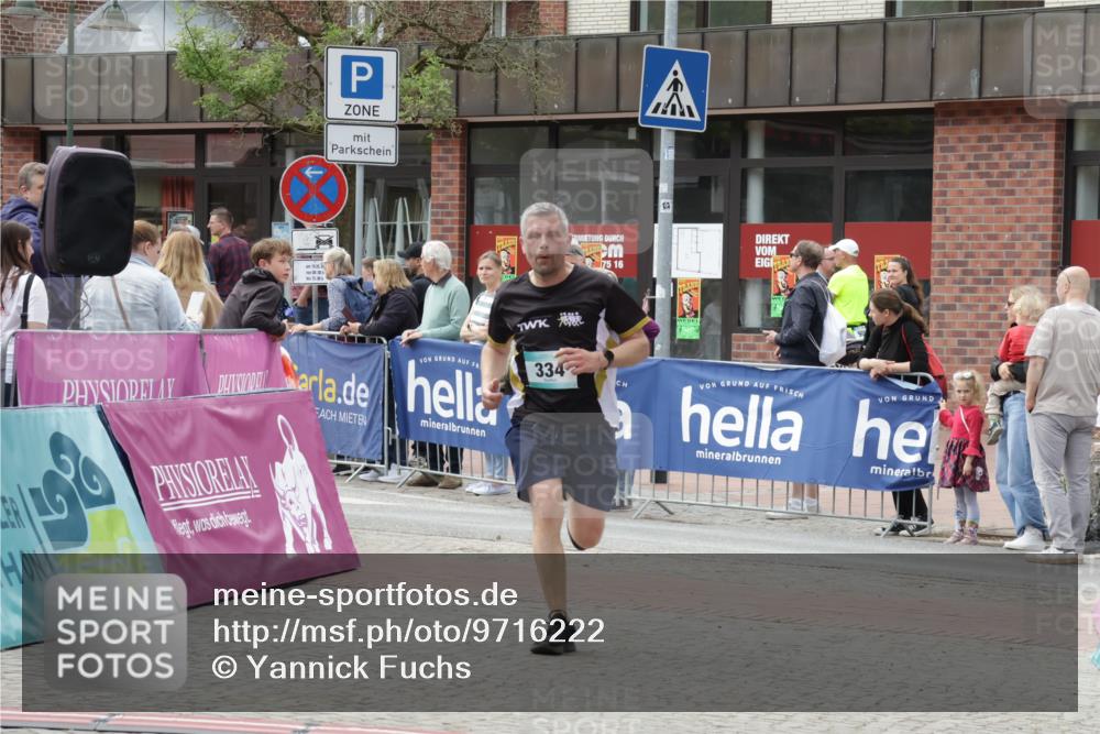 10.05.2026 - 8. Wedeler Halbmarathon Yannick Fuchs http://msf.ph/oto/9716222 10.05.2026 11:35:18 Ziel 44, 334, 949, 2075 meine-sportfotos.de