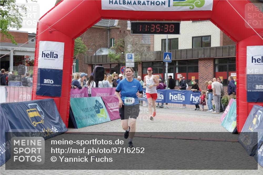 10.05.2026 - 8. Wedeler Halbmarathon Yannick Fuchs http://msf.ph/oto/9716252 10.05.2026 11:35:28 Ziel 599, 785, 971, 2160 meine-sportfotos.de