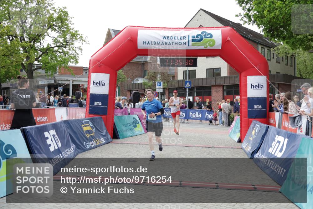 10.05.2026 - 8. Wedeler Halbmarathon Yannick Fuchs http://msf.ph/oto/9716254 10.05.2026 11:35:29 Ziel 599, 785, 971, 2160 meine-sportfotos.de