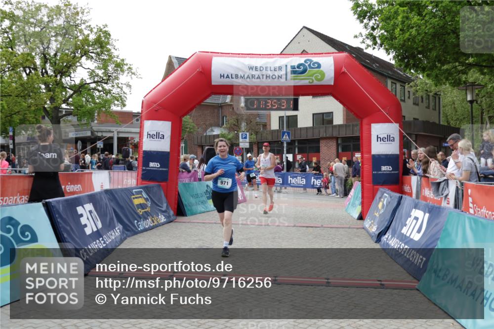10.05.2026 - 8. Wedeler Halbmarathon Yannick Fuchs http://msf.ph/oto/9716256 10.05.2026 11:35:29 Ziel 599, 785, 971, 2160 meine-sportfotos.de
