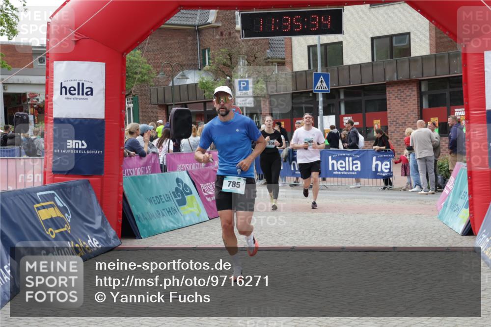 10.05.2026 - 8. Wedeler Halbmarathon Yannick Fuchs http://msf.ph/oto/9716271 10.05.2026 11:35:33 Ziel 705, 706, 785, 971, 2160 meine-sportfotos.de