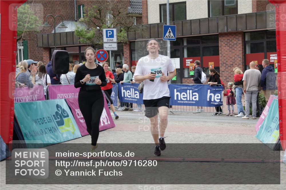 10.05.2026 - 8. Wedeler Halbmarathon Yannick Fuchs http://msf.ph/oto/9716280 10.05.2026 11:35:35 Ziel 705, 706, 727, 785, 2160 meine-sportfotos.de
