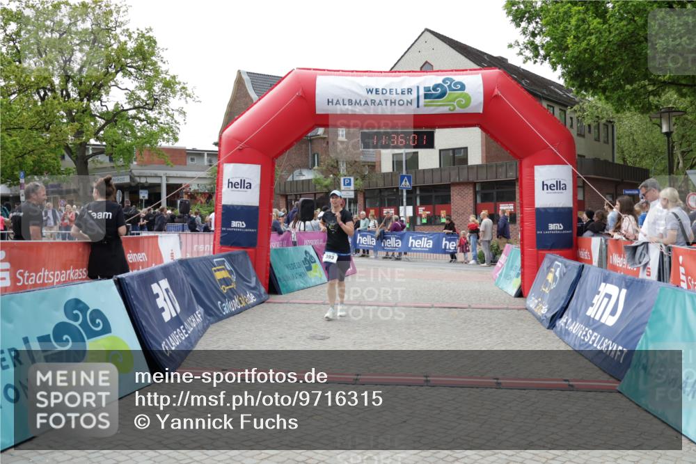 10.05.2026 - 8. Wedeler Halbmarathon Yannick Fuchs http://msf.ph/oto/9716315 10.05.2026 11:35:59 Ziel 393, 898 meine-sportfotos.de