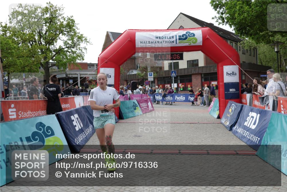 10.05.2026 - 8. Wedeler Halbmarathon Yannick Fuchs http://msf.ph/oto/9716336 10.05.2026 11:36:04 Ziel 393, 898 meine-sportfotos.de