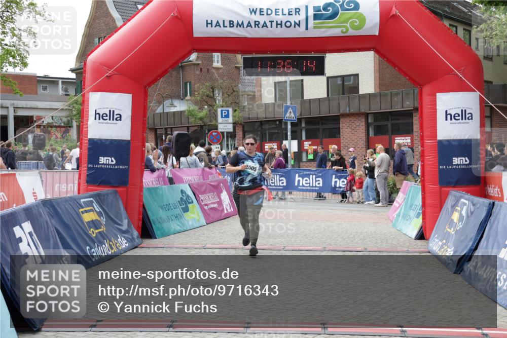 10.05.2026 - 8. Wedeler Halbmarathon Yannick Fuchs http://msf.ph/oto/9716343 10.05.2026 11:36:12 Ziel 2005 meine-sportfotos.de