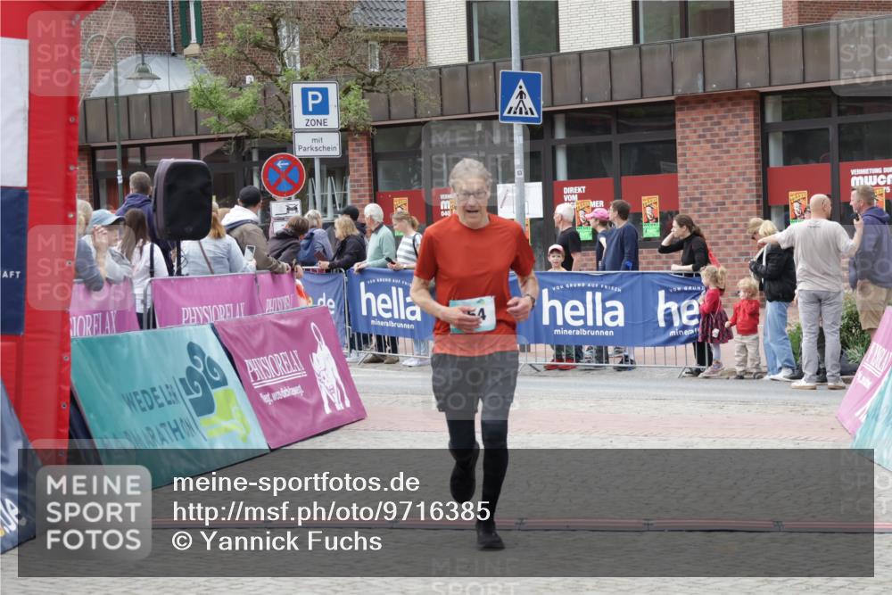 10.05.2026 - 8. Wedeler Halbmarathon Yannick Fuchs http://msf.ph/oto/9716385 10.05.2026 11:36:25 Ziel 154 meine-sportfotos.de