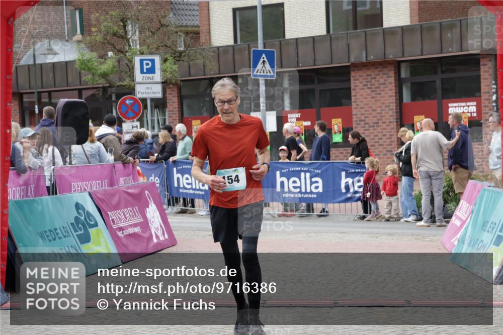 10.05.2026 - 8. Wedeler Halbmarathon Yannick Fuchs http://msf.ph/oto/9716386 10.05.2026 11:36:26 Ziel 154 meine-sportfotos.de
