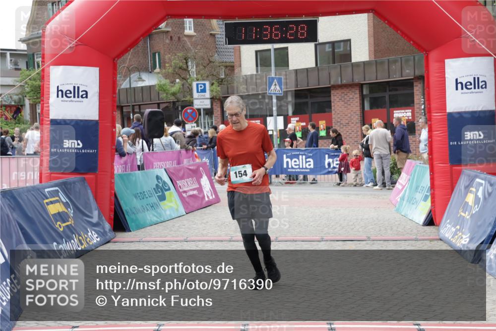 10.05.2026 - 8. Wedeler Halbmarathon Yannick Fuchs http://msf.ph/oto/9716390 10.05.2026 11:36:26 Ziel 154 meine-sportfotos.de