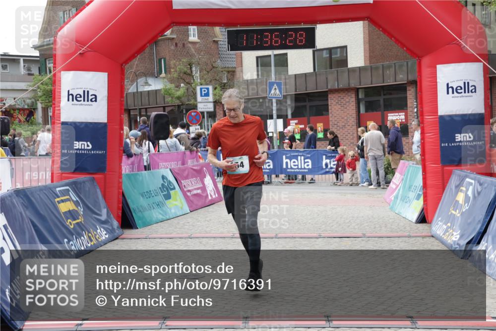 10.05.2026 - 8. Wedeler Halbmarathon Yannick Fuchs http://msf.ph/oto/9716391 10.05.2026 11:36:26 Ziel 154 meine-sportfotos.de