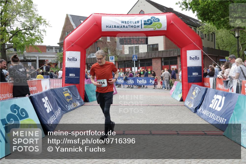 10.05.2026 - 8. Wedeler Halbmarathon Yannick Fuchs http://msf.ph/oto/9716396 10.05.2026 11:36:27 Ziel 154, 776 meine-sportfotos.de