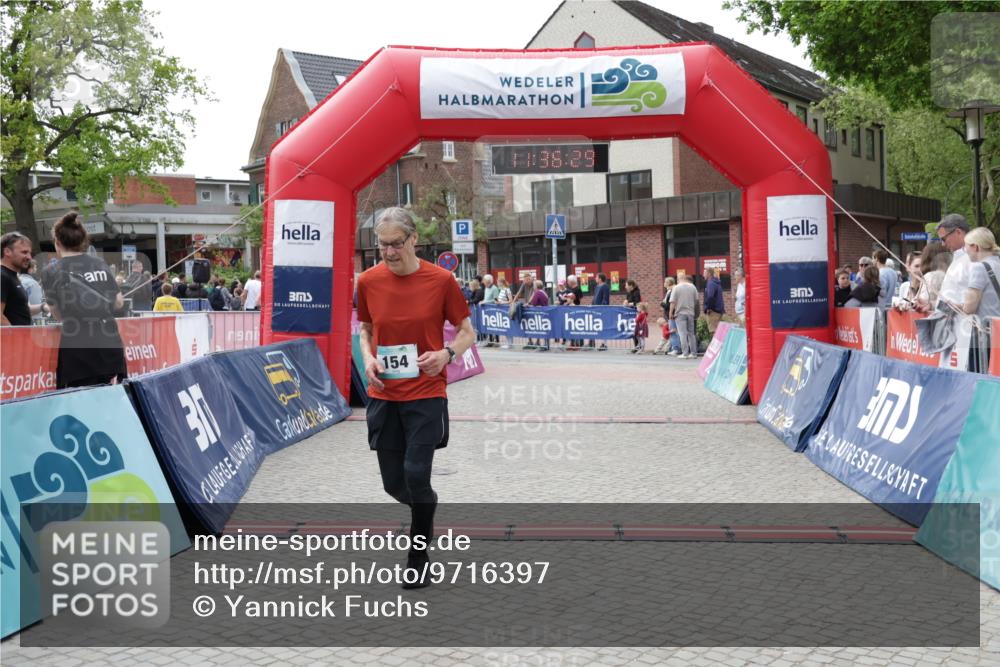10.05.2026 - 8. Wedeler Halbmarathon Yannick Fuchs http://msf.ph/oto/9716397 10.05.2026 11:36:27 Ziel 154, 776 meine-sportfotos.de