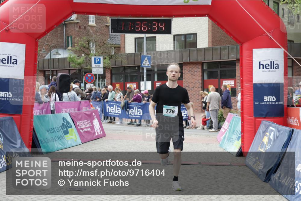 10.05.2026 - 8. Wedeler Halbmarathon Yannick Fuchs http://msf.ph/oto/9716404 10.05.2026 11:36:32 Ziel 776 meine-sportfotos.de
