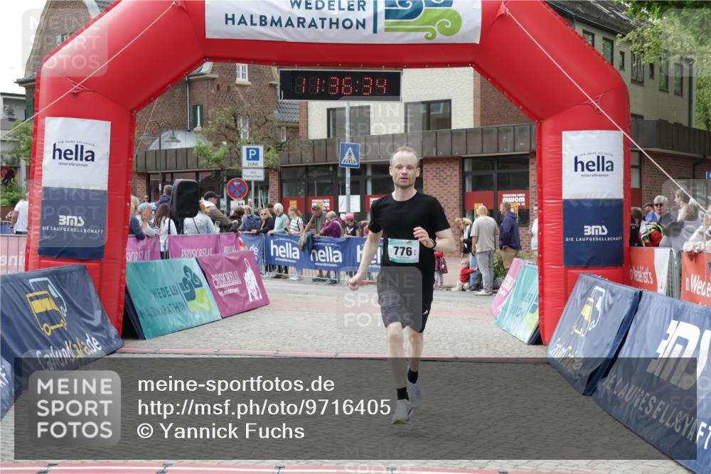 10.05.2026 - 8. Wedeler Halbmarathon Yannick Fuchs http://msf.ph/oto/9716405 10.05.2026 11:36:32 Ziel 776 meine-sportfotos.de