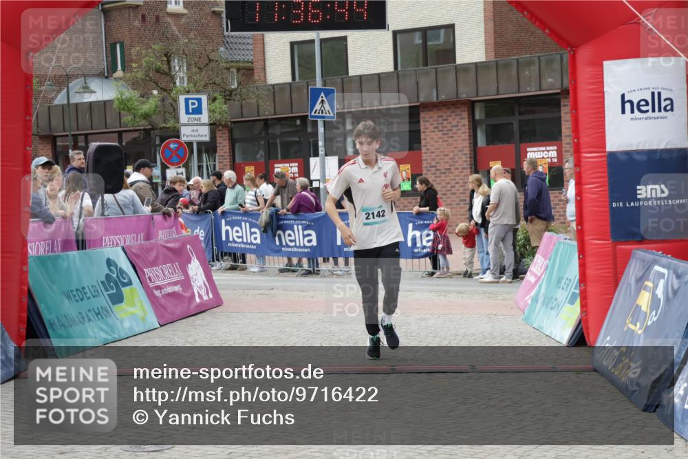 10.05.2026 - 8. Wedeler Halbmarathon Yannick Fuchs http://msf.ph/oto/9716422 10.05.2026 11:36:42 Ziel 2142 meine-sportfotos.de