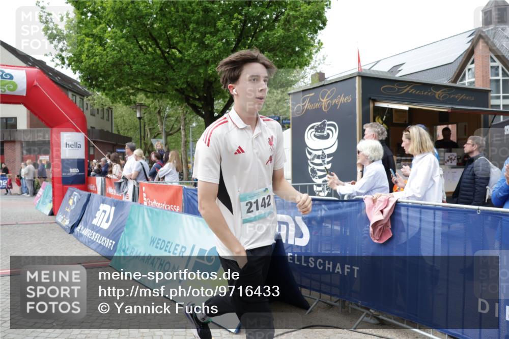 10.05.2026 - 8. Wedeler Halbmarathon Yannick Fuchs http://msf.ph/oto/9716433 10.05.2026 11:36:45 Ziel 2142 meine-sportfotos.de