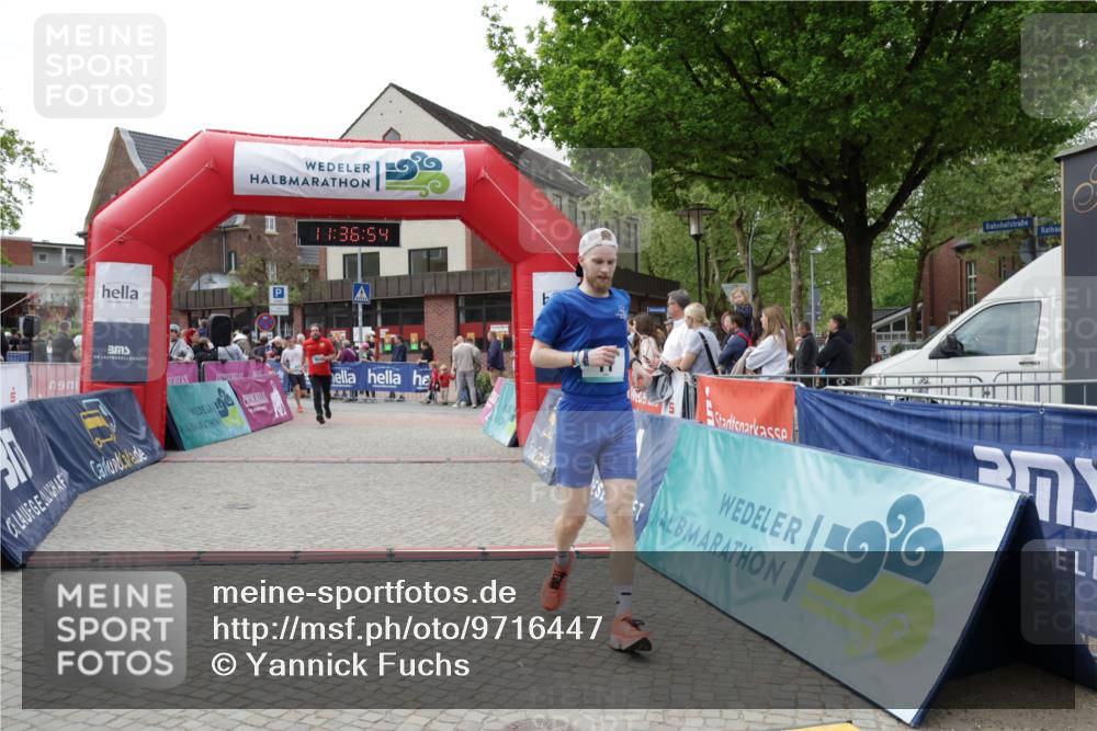 10.05.2026 - 8. Wedeler Halbmarathon Yannick Fuchs http://msf.ph/oto/9716447 10.05.2026 11:36:52 Ziel 11, 950 meine-sportfotos.de