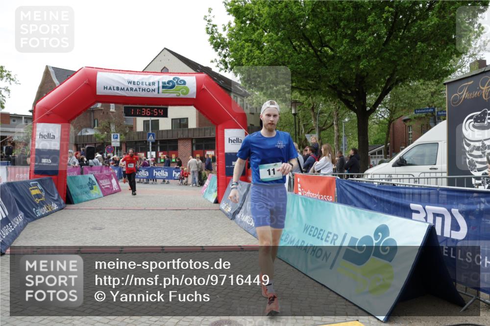 10.05.2026 - 8. Wedeler Halbmarathon Yannick Fuchs http://msf.ph/oto/9716449 10.05.2026 11:36:52 Ziel 11, 950 meine-sportfotos.de