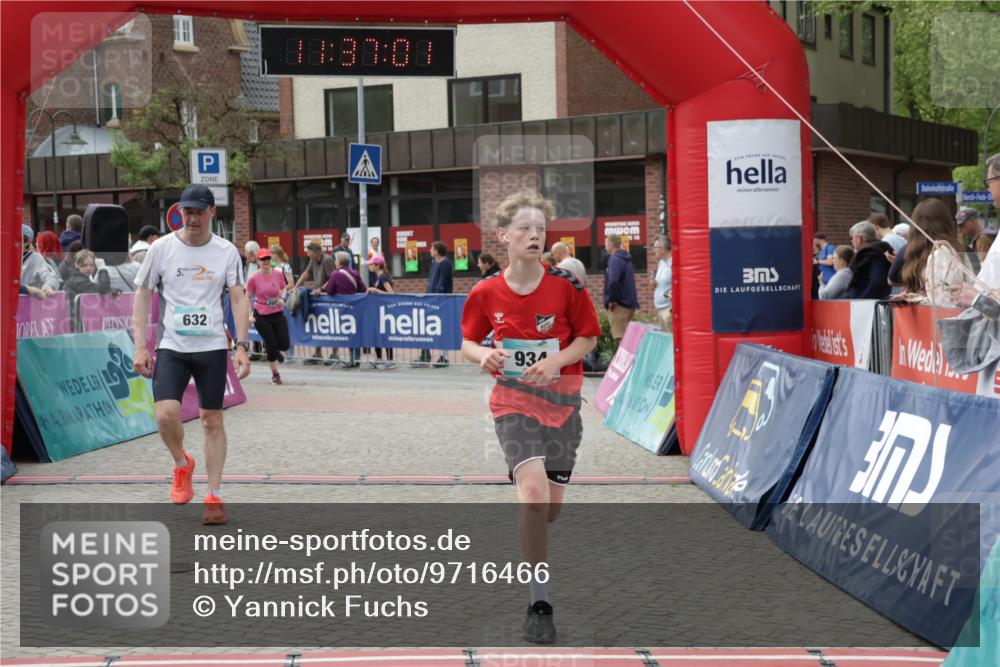10.05.2026 - 8. Wedeler Halbmarathon Yannick Fuchs http://msf.ph/oto/9716466 10.05.2026 11:36:59 Ziel 632, 934, 950, 2068 meine-sportfotos.de
