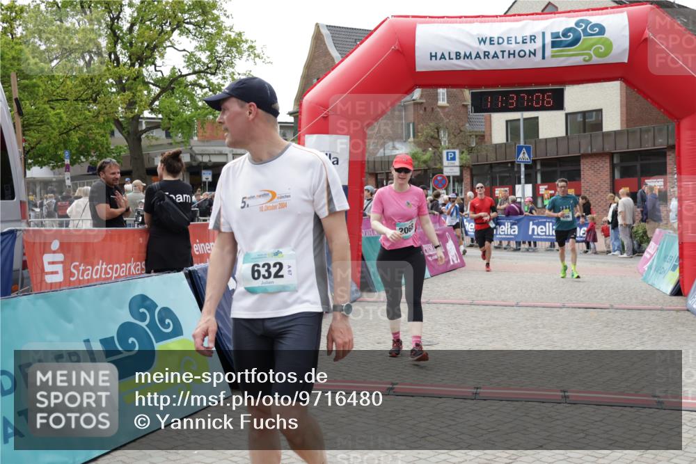 10.05.2026 - 8. Wedeler Halbmarathon Yannick Fuchs http://msf.ph/oto/9716480 10.05.2026 11:37:04 Ziel 31, 333, 696, 934, 2068 meine-sportfotos.de