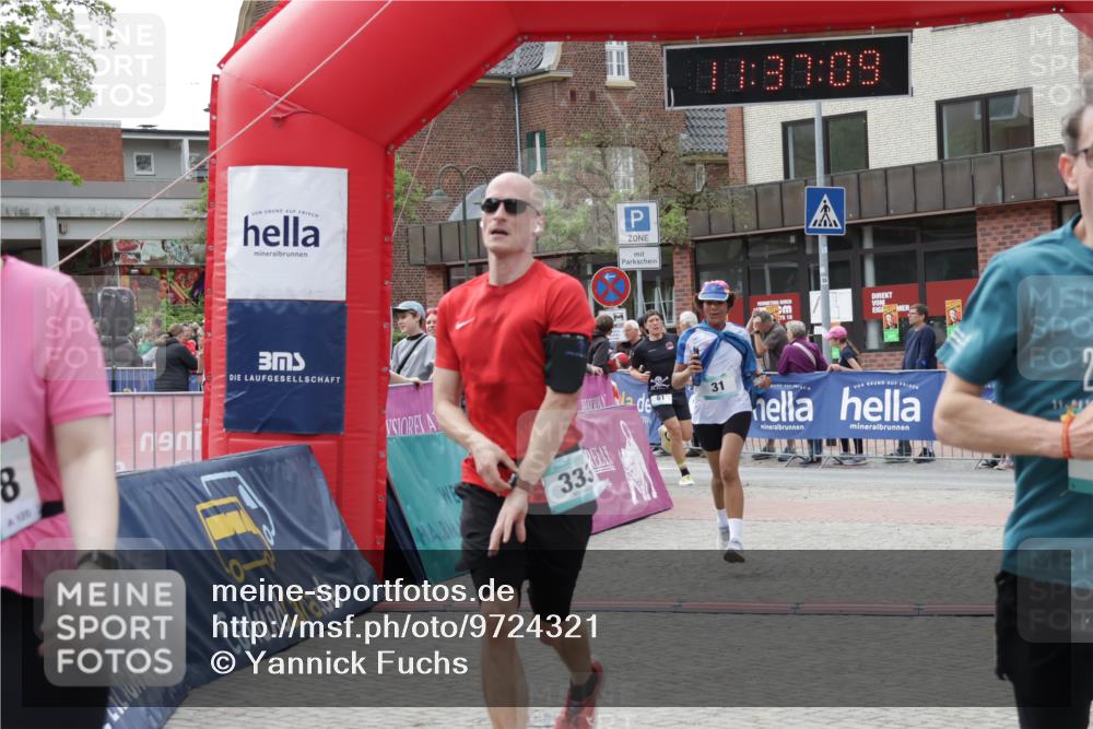 10.05.2026 - 8. Wedeler Halbmarathon Yannick Fuchs http://msf.ph/oto/9724321 10.05.2026 11:37:07 Ziel 31, 61, 333, 696, 2068 meine-sportfotos.de