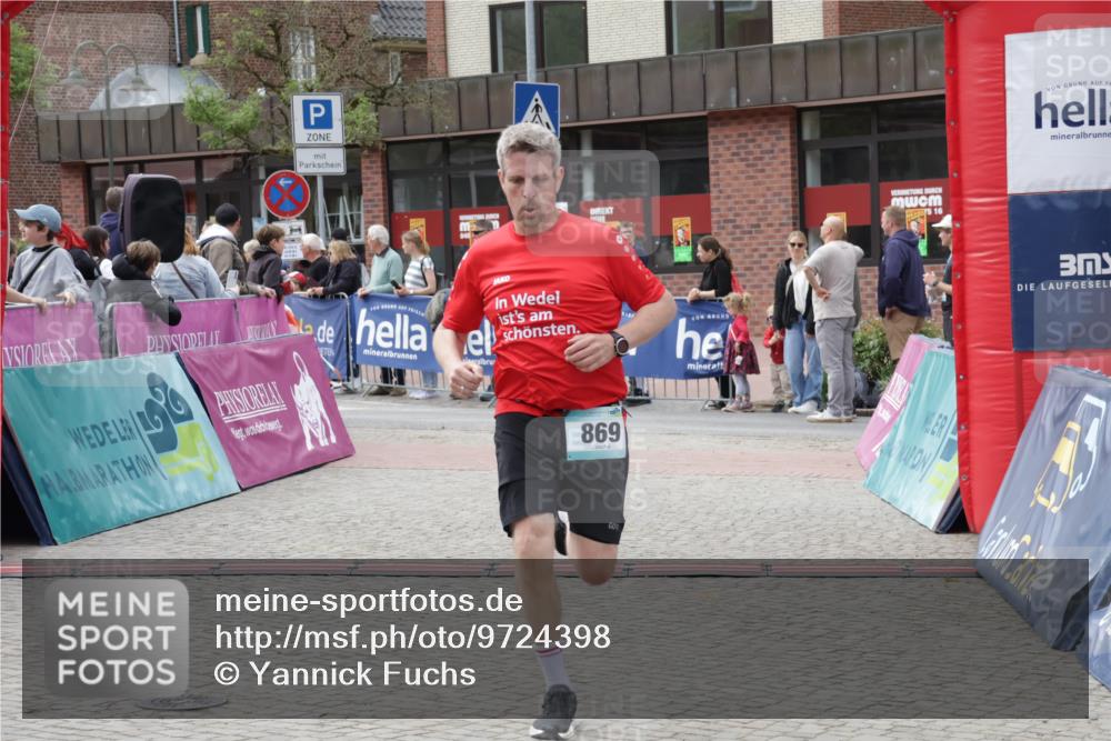 10.05.2026 - 8. Wedeler Halbmarathon Yannick Fuchs http://msf.ph/oto/9724398 10.05.2026 11:37:13 Ziel 31, 61, 869, 2193 meine-sportfotos.de