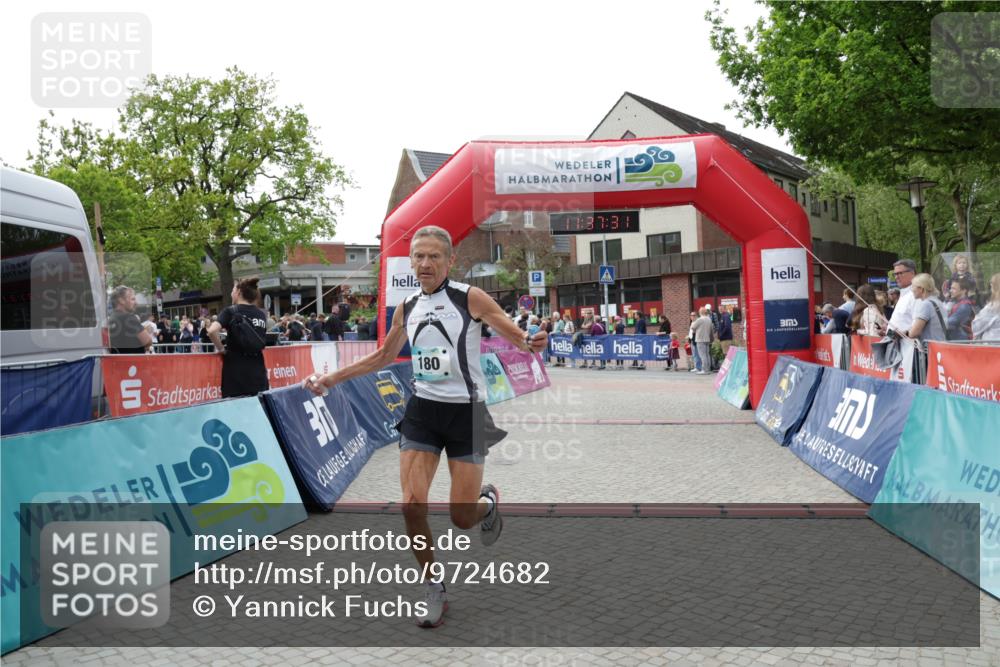 10.05.2026 - 8. Wedeler Halbmarathon Yannick Fuchs http://msf.ph/oto/9724682 10.05.2026 11:37:29 Ziel 180, 1046 meine-sportfotos.de