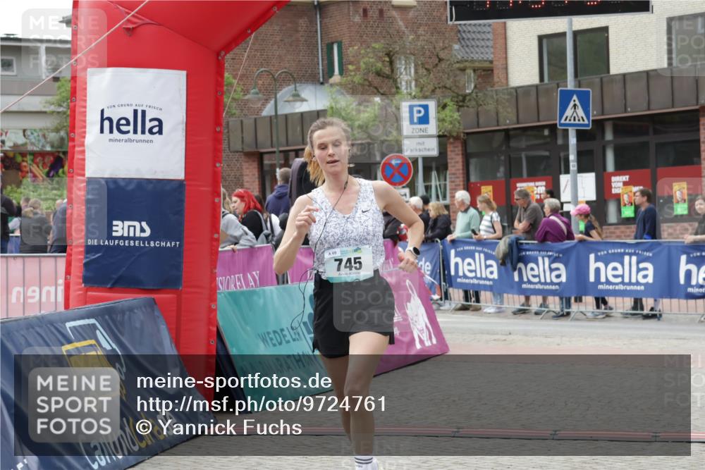 10.05.2026 - 8. Wedeler Halbmarathon Yannick Fuchs http://msf.ph/oto/9724761 10.05.2026 11:37:35 Ziel 745, 1046 meine-sportfotos.de