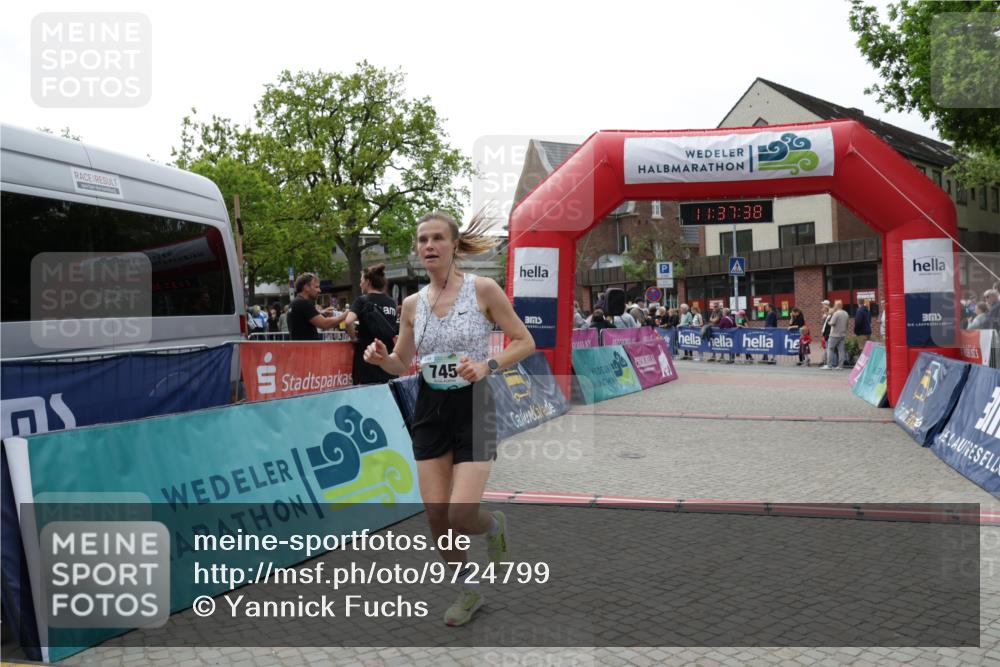 10.05.2026 - 8. Wedeler Halbmarathon Yannick Fuchs http://msf.ph/oto/9724799 10.05.2026 11:37:37 Ziel 745, 1046 meine-sportfotos.de